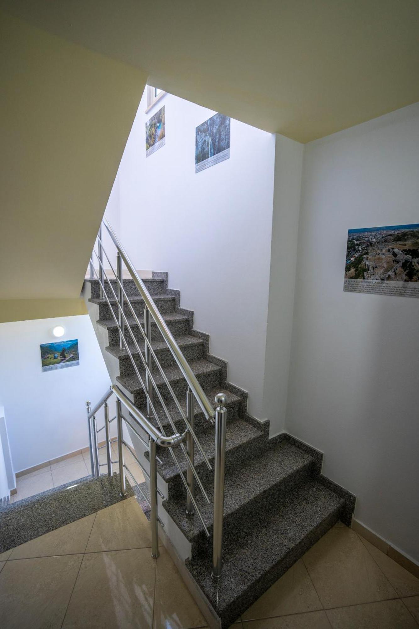 Golden Sleep Hostel Shkodër Eksteriør bilde